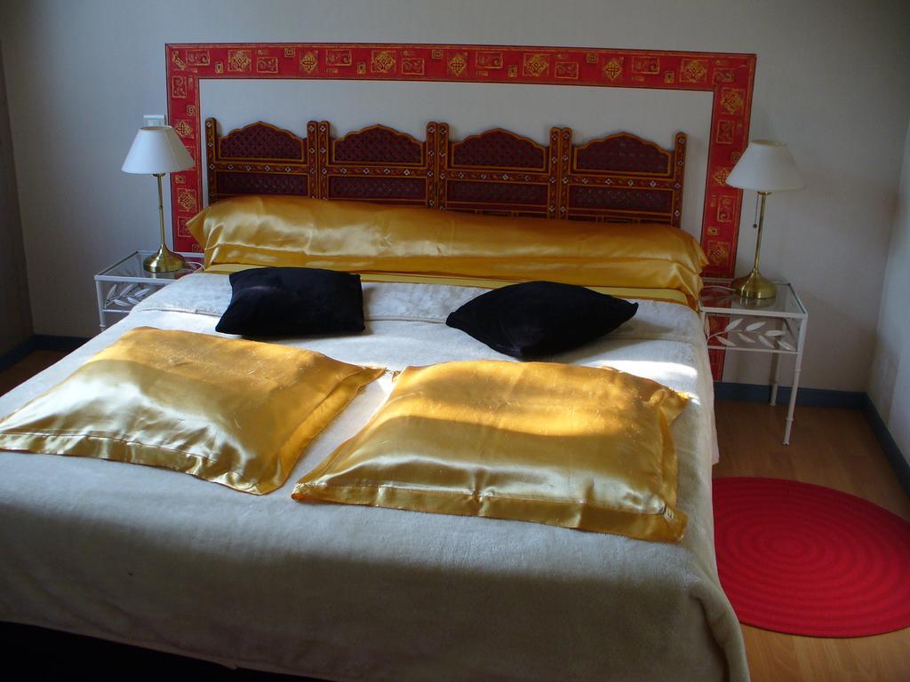 Chambre D'Hotes Dyrslot Saint-Denis-de-Pile Zimmer foto